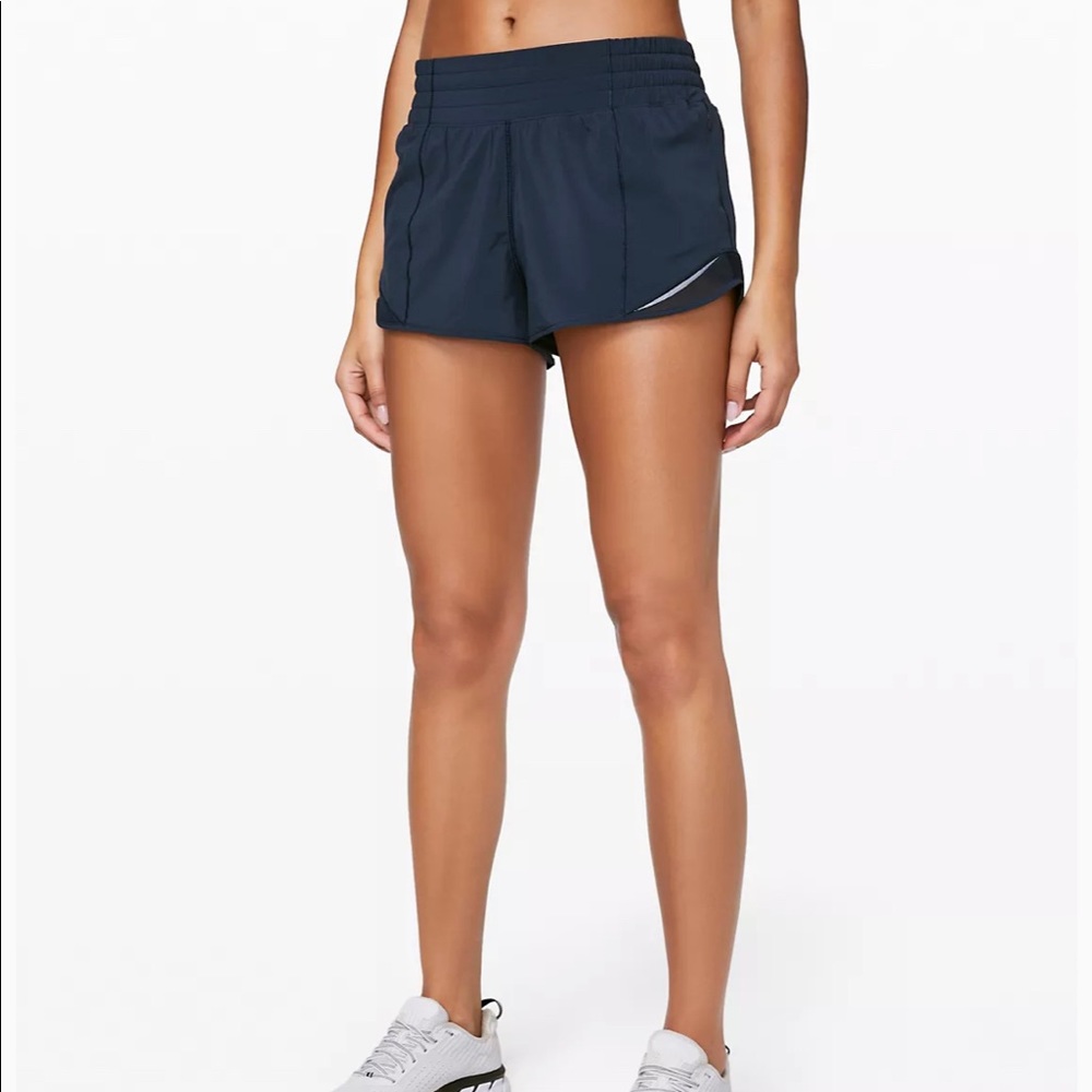 LuluLemon True Navy Size 6 Hotty Hot Short 2.5" Lined